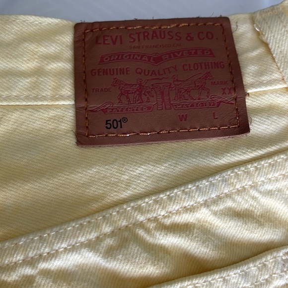 New 501 raw hem shorts size W27 - Picture 3 of 5